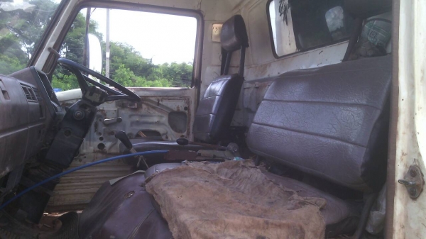 หกล้อดั้ม ยี่ห้อHINO FB เครื่องWO4D117แรง Fหน้าหลัง รถใช้งานได้เลย สนใจติดต่อ 0835601591 หรือ 0903494058