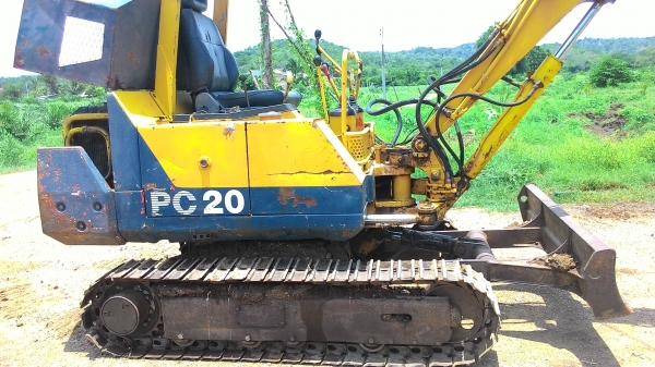 ขายครับ komatsu pc 20 - 6  ปั่มใหม่แรง เครื่องดี ระบบครอนโทนดี มีรายกะแทกครนกรีด