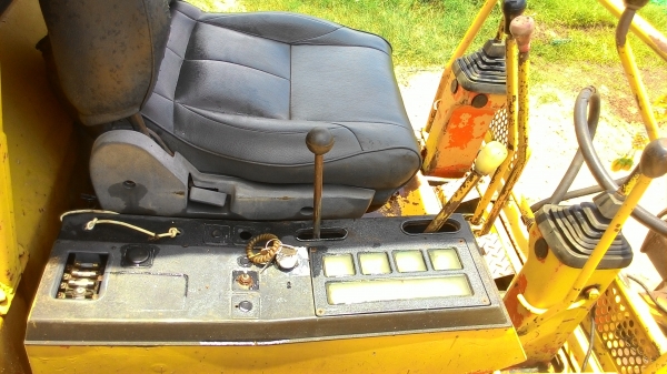 ขายครับ komatsu pc 20 - 6  ปั่มใหม่แรง เครื่องดี ระบบครอนโทนดี มีรายกะแทกครนกรีด