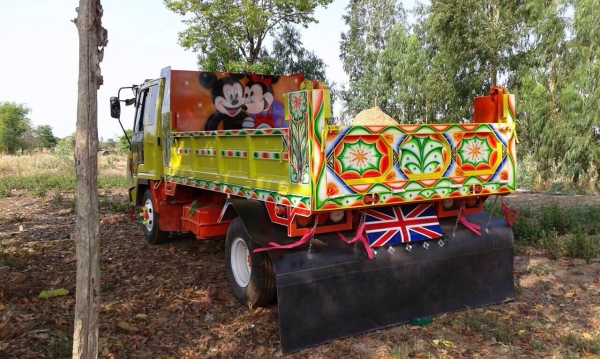 ต้องการขายรถดั้มอีชุชุ 195 แรง สภาพสวยไม่มีที่ติรับรองได้ ไม่มีเล่ม