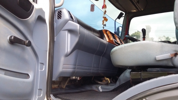 ขายเมก้า 320 ดั๊มสองเพลา ปี 48  สวย ๆ ครับ  สนใจ 0817368589