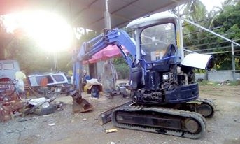 รถแบ๊คโฮ MM30UR เก่านอก 500 ชั่วโมง รถแบ๊คโฮ MM30UR เก่านอก 500 ชั่วโมง