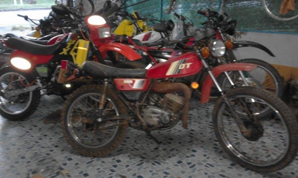 ขาย Dt100 เครื่องทำใหม่ ระะบบไฟติดทั้งคัน สตร์าทติดง่าย