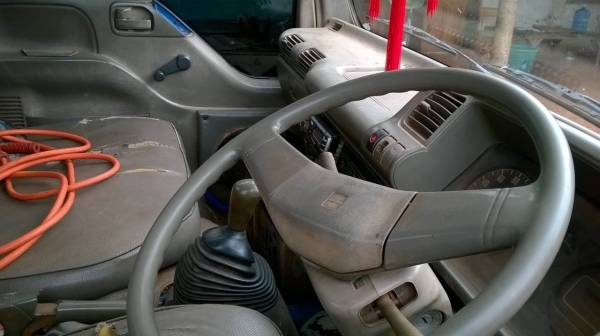 ขาย 6 ล้อ ISUZU NKR ปี 38 เครื่อง 4BE1 110 แรงม้า คัสซีสวยตลอดเส้น ทะเบียนพร้อมโอน ราคาต่อรองได้ครับ