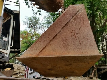 อีกตัวครับ บุ้งกี๋ มือขุด สำหรับตักดิน แต่งดิน ปาดหน้าดิน แกนสลัก 60 มิล ระยะห่าง  29 ซม