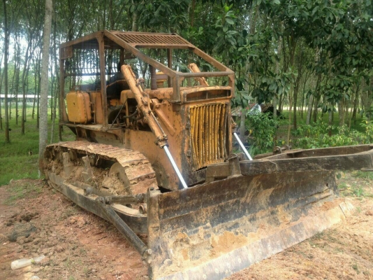 ขายรถแทรกเตอร์ KOMATSU D50A-15 ครัชนำ้มัน สภาพสวย สนใจโทร 081-970-1072