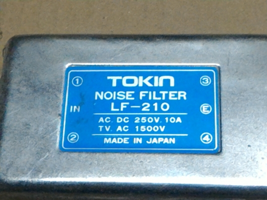 อุปกรณ์กรองสัญญาณรบกวนแบบ 1 เฟส 220 V.ก่อนเข้าอุปกรณ์ (NOISE FILTER ) เช่น เครื่องเสียงต่างๆ คอมพิวเตอร์ และอุปกรณ์ต่างๆ ต่อใช้ง่าย