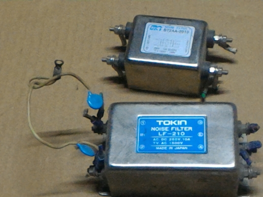 อุปกรณ์กรองสัญญาณรบกวนแบบ 1 เฟส 220 V.ก่อนเข้าอุปกรณ์ (NOISE FILTER ) เช่น เครื่องเสียงต่างๆ คอมพิวเตอร์ และอุปกรณ์ต่างๆ ต่อใช้ง่าย