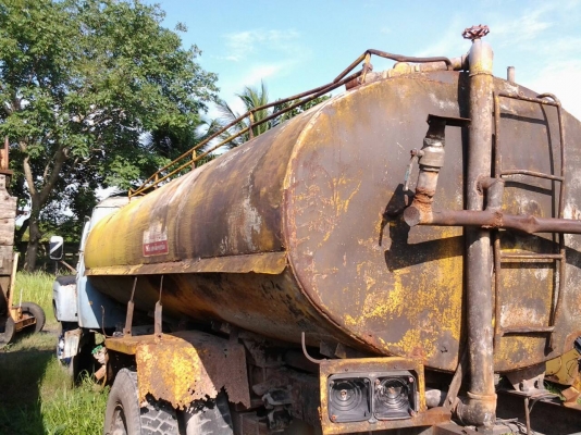 ต้องการขายรถหกล้อบรรทุกน้ำเครื่อง6BD1 ต้องการขายรถหกล้อบรรทุกน้ำเครื่อง6BD1