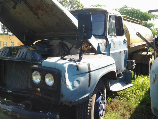 ต้องการขายรถหกล้อบรรทุกน้ำเครื่อง6BD1