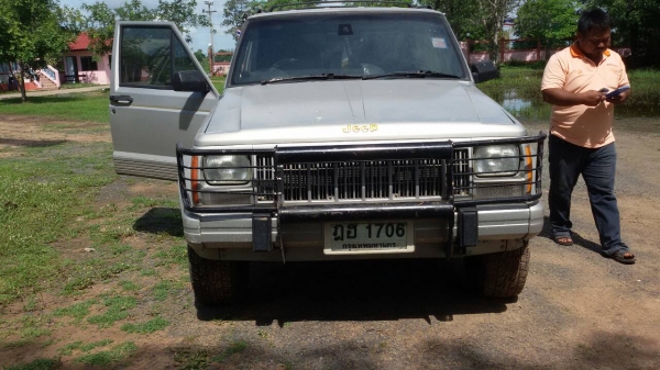 ขายรถ JEEP 3960 ซีซี WD 4X4 เขื้อเพลิง แก็ส-เบนซิน เล่มพร้อม ราคา 180000