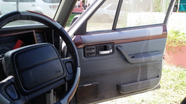 ขายรถ JEEP 3960 ซีซี WD 4X4 เขื้อเพลิง แก็ส-เบนซิน เล่มพร้อม ราคา 180000