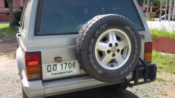 ขายรถ JEEP 3960 ซีซี WD 4X4 เขื้อเพลิง แก็ส-เบนซิน เล่มพร้อม ราคา 180000