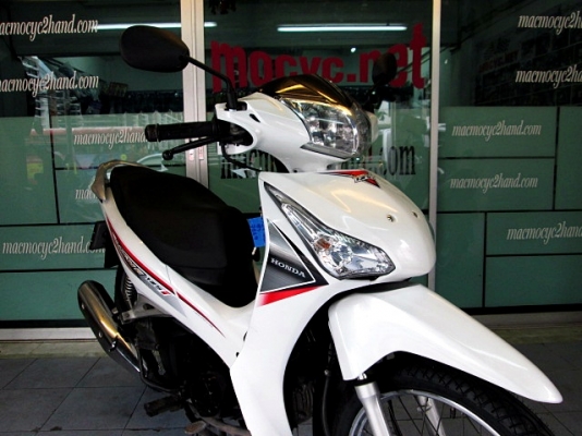 wave 125 i สีขาว พิมนิยม สต๊าทเท้า รถเดือน ธันวาคม ปี56ไมล์8 พันโล ยางใหม่ หน้าหลัง ใช้ได้อีกยาว แถม 3รายการ 31900