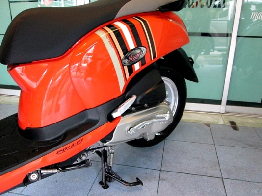 scoopy i สีส้ม ตัวท๊อป คอมบายเบลก มาพร้อม แมกซ์แต่ง VIP สวยงามยิ่งขึ้น รถเดือน ธันวาคม ปี 57 ไมล์ 2 พันโล แถม 4รายการ 40900