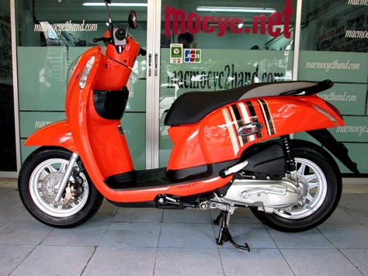 scoopy i สีส้ม ตัวท๊อป คอมบายเบลก มาพร้อม แมกซ์แต่ง VIP สวยงามยิ่งขึ้น รถเดือน ธันวาคม ปี 57 ไมล์ 2 พันโล แถม 4รายการ 40900