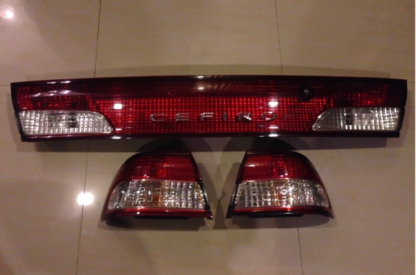 ไฟท้ายพร้อมทับทิม Cefiro A32 ปี99