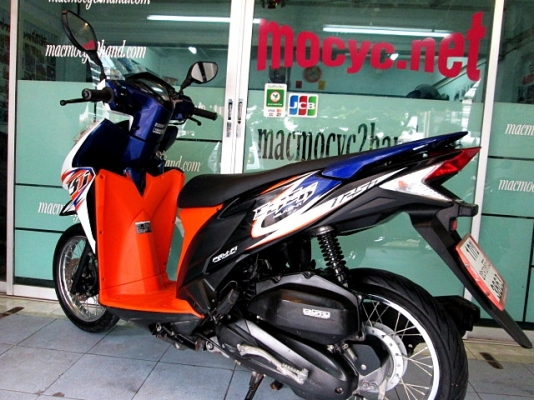 click 125 i สีขาวดำ รุ่น คอมบายเบลก รถเดือน กรกฏาคม ปี 2556 ไมล์ 9 พันโล โปรโมชั่น ของแถม 3 รายการ 28900