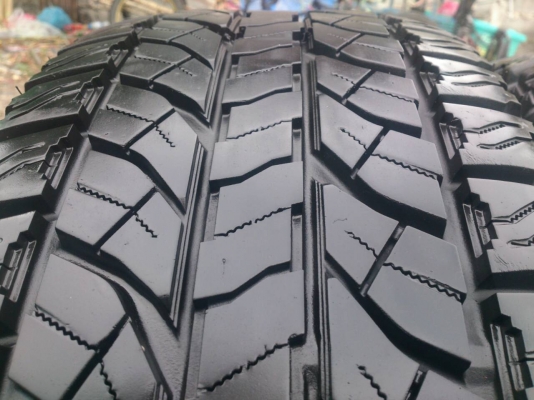 ขายยาง YOKOHAMA  A/T 265/70R16 ยางสัปดาห์ที่10ปี13 ดอกยางหนาสดเท่ากันสวยๆ จำนวน 1 ชุด 6800