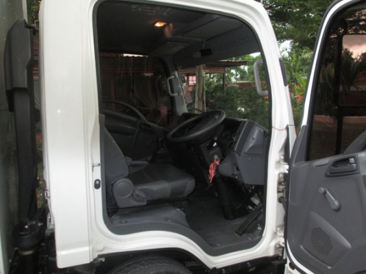 ISUZU NLR 130 TURBO INTERCOOLER มือแรกออกห้าง 30000 กว่ากม. ISUZU NLR 130 TURBO INTERCOOLER มือแรกออกห้าง 30000 กว่ากม.