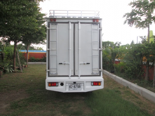 ISUZU NLR 130 TURBO INTERCOOLER มือแรกออกห้าง 30000 กว่ากม. ISUZU NLR 130 TURBO INTERCOOLER มือแรกออกห้าง 30000 กว่ากม.