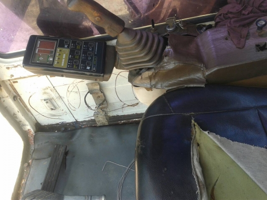 ขายรถแบคโฮ KOMATSU PC200-5 คอลโทรลสั้น ระบบไฟเต็ม เอกสารอินวอย ราคา 750000