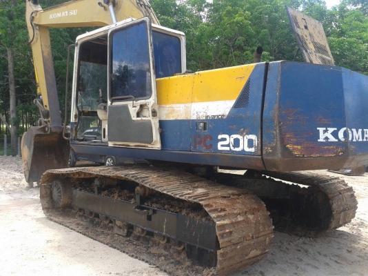 ขายรถแบคโฮ KOMATSU PC200-5 คอลโทรลสั้น ระบบไฟเต็ม เอกสารอินวอย ราคา 750000