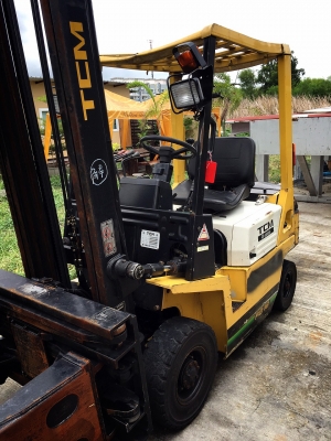 ขายรถ FORKLIFT ยี่ห้อ TCM ขนาด1.8ตัน เครื่องยนต์เบนซิล เกียร์ธรรมดา ยกได้สูง4.75เมตร พร้อม BALE CLAMP