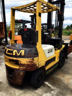 ขายรถ FORKLIFT ยี่ห้อ TCM ขนาด1.8ตัน เครื่องยนต์เบนซิล เกียร์ธรรมดา ยกได้สูง4.75เมตร พร้อม BALE CLAMP