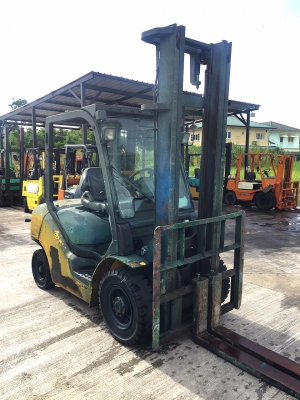 ขายรถ FORKLIFT ยี่ห้อ KOMATSU ขนาด2.5ตัน เครื่องยนต์ดีเซล เกียร์ธรรมดา ยกสูง4เมตร