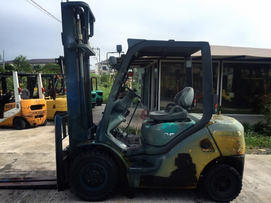 ขายรถ FORKLIFT ยี่ห้อ KOMATSU ขนาด2.5ตัน เครื่องยนต์ดีเซล เกียร์ธรรมดา ยกสูง4เมตร