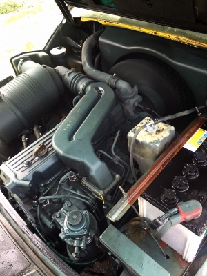 ขายรถ FORKLIFT ยี่ห้อ KOMATSU ขนาด2.5ตัน เครื่องยนต์ดีเซล เกียร์ธรรมดา ยกสูง4เมตร