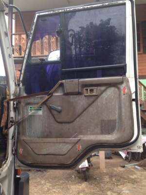 ชายหัวลากมิตซู527คัชซีสวยเครื่อง6d15เทอร์โบอินเตอร์เกียร์ฮิตตั้นช่วงร่างดีหัวเก๋งมีพุบ่างนิดหน่อยซ่อมได้รถวิ่งงานทุกวันขายแบบด่วนๆ