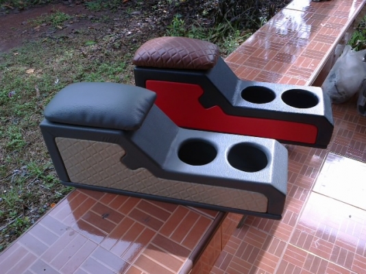 ขายคับที่วางขวดน้ำข้างคนขับ