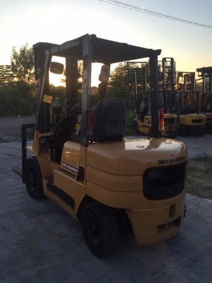 ขายรถ FORKLIFT ยี่ห้อ MITSUBISHI ขนาด2.5ตัน เครื่องยนต์ดีเซล เกียร์ธรรมดา ยกสุง5เมตร