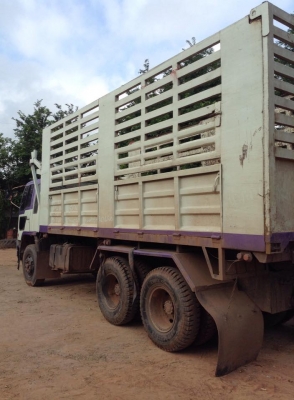 1200000ต่อรอง ขายHino Fm3m 240แรง รถสวย ยางเต็มแอร์พร้อม ดั้มสามมิตรคอกเกษตร สนใจโทร 0821075004ธิติกร
