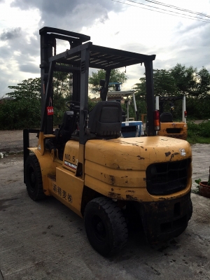 ขายรถ FORKLIFT ยี่ห้อ MITSUBISHI ขนาด3ตัน เครื่องยนต์ดีเซล เกียร์ธรรมดา ยกสุง4เมตร