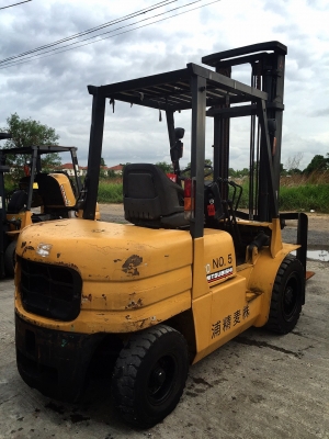 ขายรถ FORKLIFT ยี่ห้อ MITSUBISHI ขนาด3ตัน เครื่องยนต์ดีเซล เกียร์ธรรมดา ยกสุง4เมตร