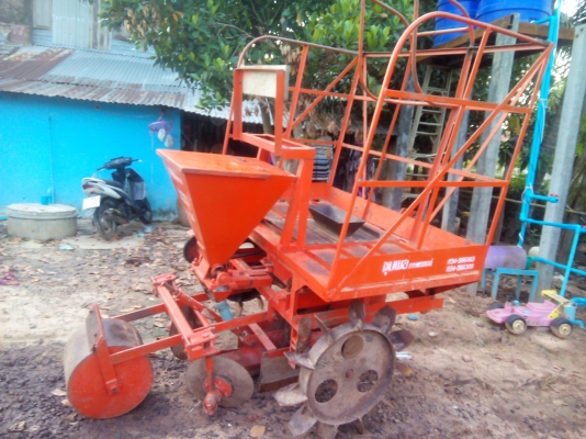 36000ลดสุดๆไปครับ หางปลูกอ้อยร่องคู่ ร่องใหญ่40เซนติเมตรใส่รุ่น 45-50แรงพร้อมใช้ใหม่มาก  ใช้งานแค่ปีเดียว
