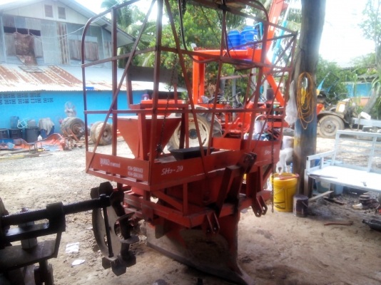36000ลดสุดๆไปครับ หางปลูกอ้อยร่องคู่ ร่องใหญ่40เซนติเมตรใส่รุ่น 45-50แรงพร้อมใช้ใหม่มาก  ใช้งานแค่ปีเดียว