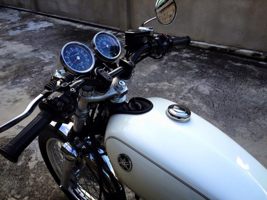 SALE BIKE YAMAHA SR400 รถออกศูนย์ ปี2014 หัวฉีด ราคาเพียง 219000