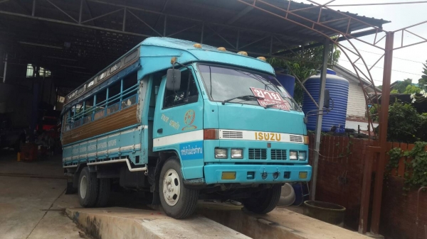 ขาย *** 320000 บ. *** รถโดยสาร NKR 110 แรง ยาว 4.30 ม. พร้อมใช้