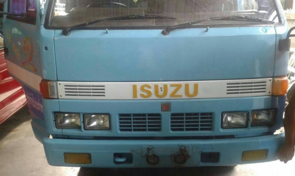 ขาย *** 320000 บ. *** รถโดยสาร NKR 110 แรง ยาว 4.30 ม. พร้อมใช้