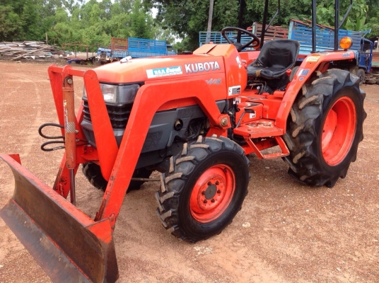 แทรกเตอร์คูโบต้าแอว 3408 สภาพดีเดิมๆทั้งคัน พร้อมใช้งาน มีผานดันหน้าและผานหลัง