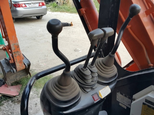 ขายรถขุด 230,000 HITACHI PC30 เครือง ISUZU  ..เครื่องดีรถใช้งานได้ปกติ เอกสารครบ อยู่แถว ลาดกระบัง ติดต่อ 09 8283 6459 คุณดอม Line : dom9uni