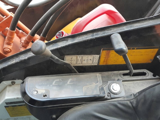 ขายรถขุด 230,000 HITACHI PC30 เครือง ISUZU  ..เครื่องดีรถใช้งานได้ปกติ เอกสารครบ อยู่แถว ลาดกระบัง ติดต่อ 09 8283 6459 คุณดอม Line : dom9uni