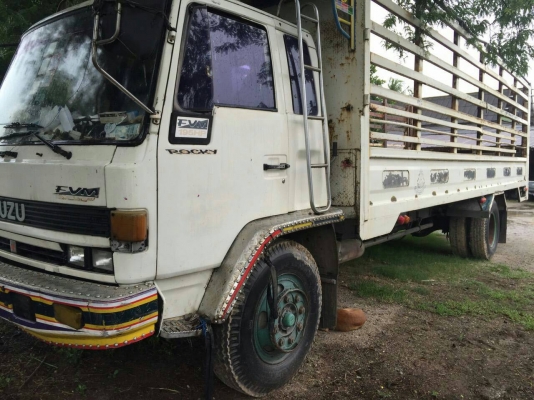 หกล้อ อีซูชุ FRR165 รถห้าง ช่วงยาว7.20 ม สภาพดีสวยเดิม พร้อมใช้งาน ทะเบียนพร้อมโอน