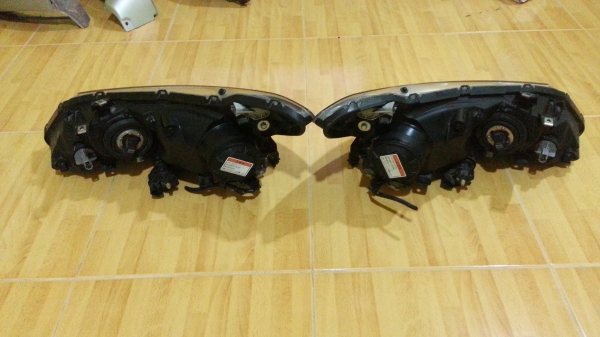 โคมไฟหน้า HID แท้ CIVIC FD สภาพสวย โคมไฟหน้า HID แท้ CIVIC FD สภาพสวย