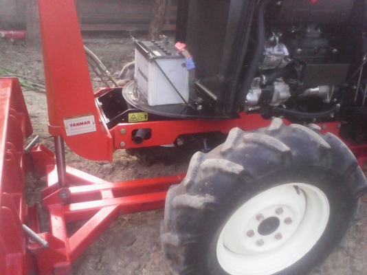 ขายรถไถยันมาร์รุ่น393พร้อมอุปกรณ์1ชิ้น