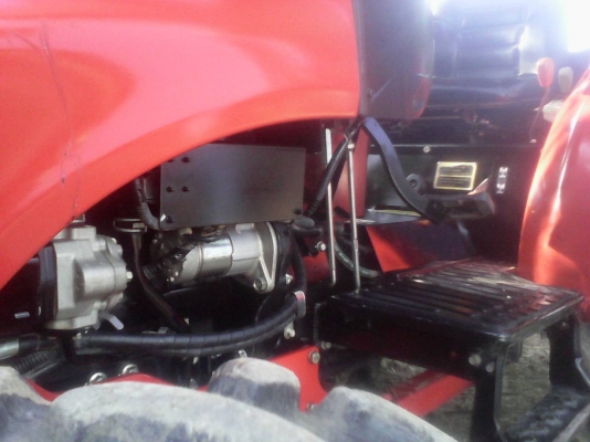 ขายรถไถยันมาร์รุ่น393พร้อมอุปกรณ์1ชิ้น